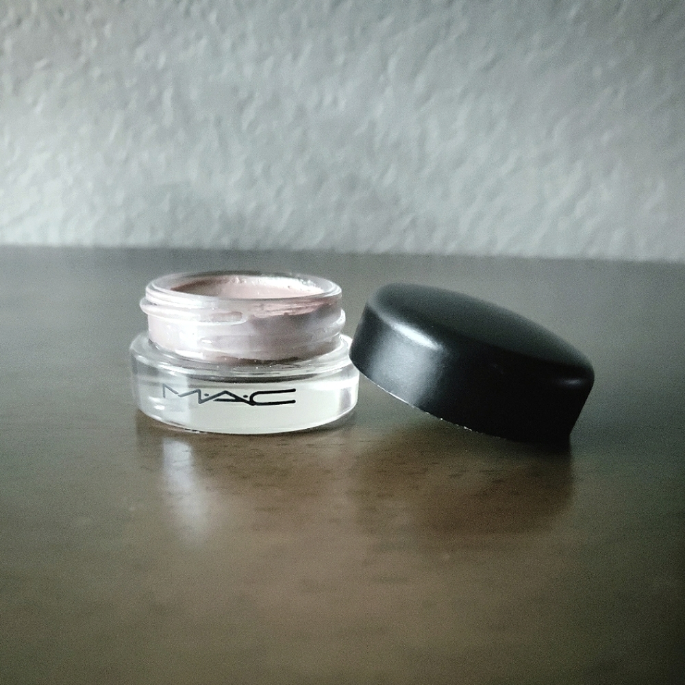 MAC Pro Longwear Paint Pot